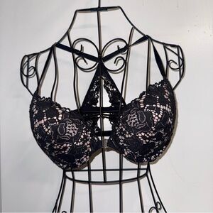 NWOT Victoria's Secret Front Close Black Lace Push-up Racerback Bra